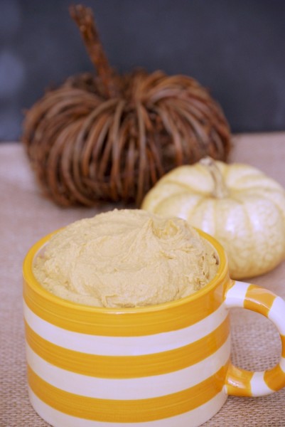 Learn how to make homemade pumpkin hummus -- perfect for tailgates and fall parties!