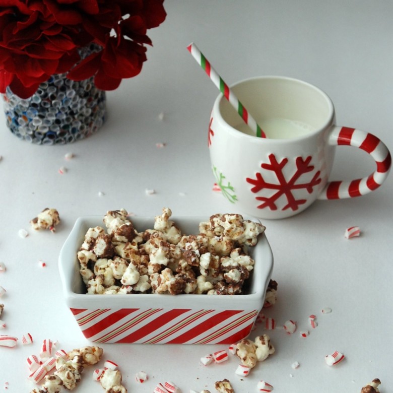 Peppermint Bark Popcorn | Endlessly Inspired