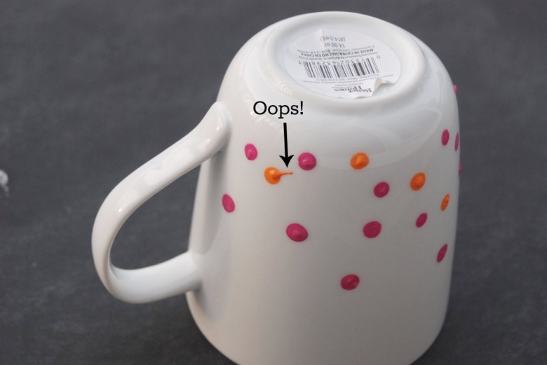 Make a super easy, adorable mug with just Q-tips and enamel paint! This would make a great gift!