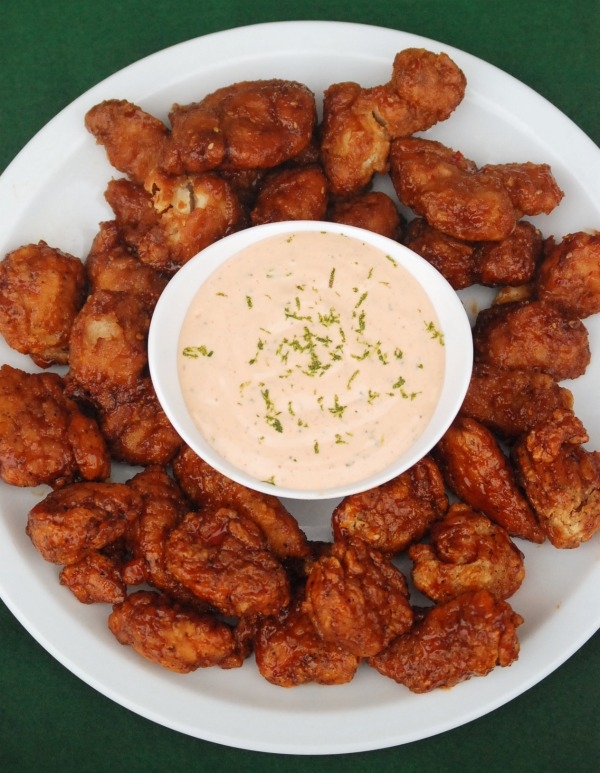 Ad: This Sriracha-Lime Ranch dipping sauce pairs perfectly with General Tso's Boneless Wings #GameTimeHero #shop #CollectiveBias