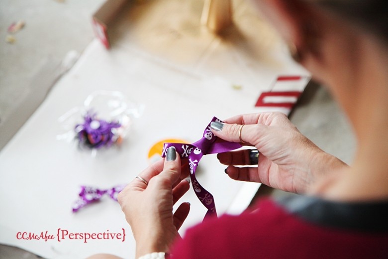 Learn how to make 3 different kinds of adorable Halloween hair bows!