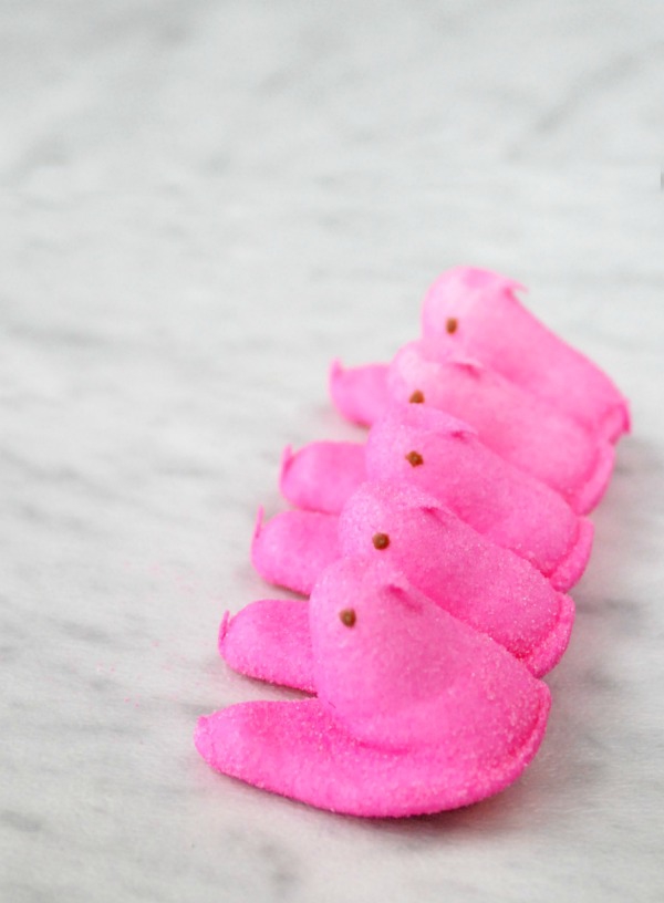 Marshmallow PEEPS ice cream! Are you kidding me?? I can't even believe that this is a thing. #PEEPSONALITY