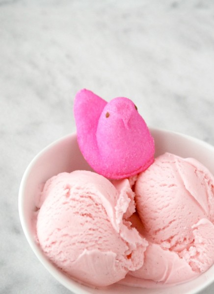 Marshmallow PEEPS ice cream! Are you kidding me?? I can't even believe that this is a thing. The recipe even includes instructions on how to make it if you don't have an ice cream maker! #PEEPSONALITY
