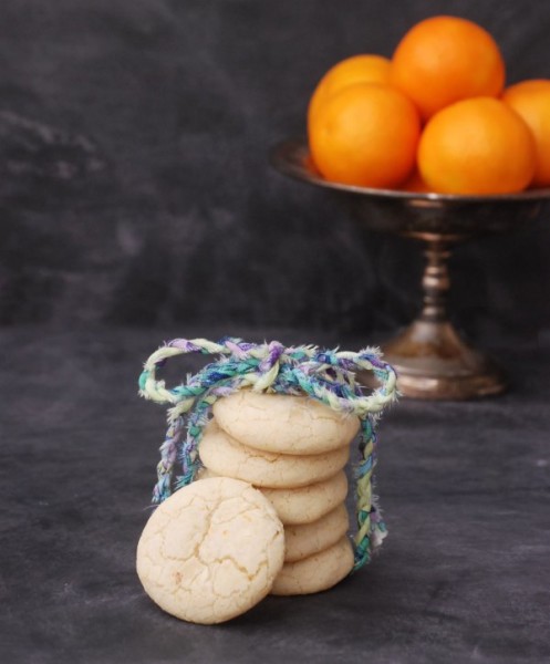 These clementine crinkle cookies are so delicious and easy to make. Pin now for a quick and easy dessert later!