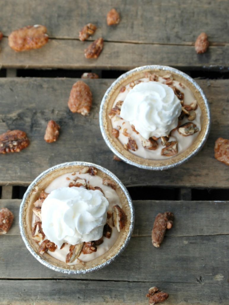 You won't believe how quickly these Mini Pumpkin Pecan Snickerdoodle Pies come together. Use them for a delicious snack or a healthier dessert option! #EffortlessPies #ad
