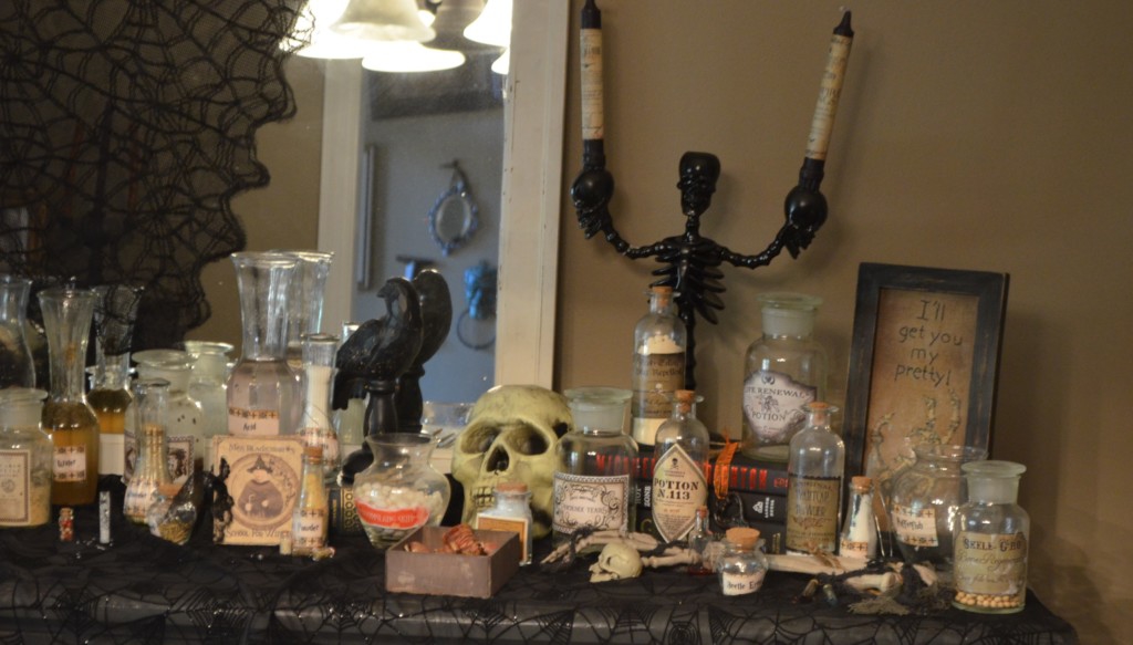 Learn how to set up a fabulous Harry-Potter inspired Halloween buffet with items from around your house and the thrift shop!