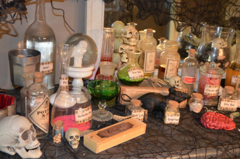 Harry Potter-Inspired Halloween Buffet | Endlessly Inspired